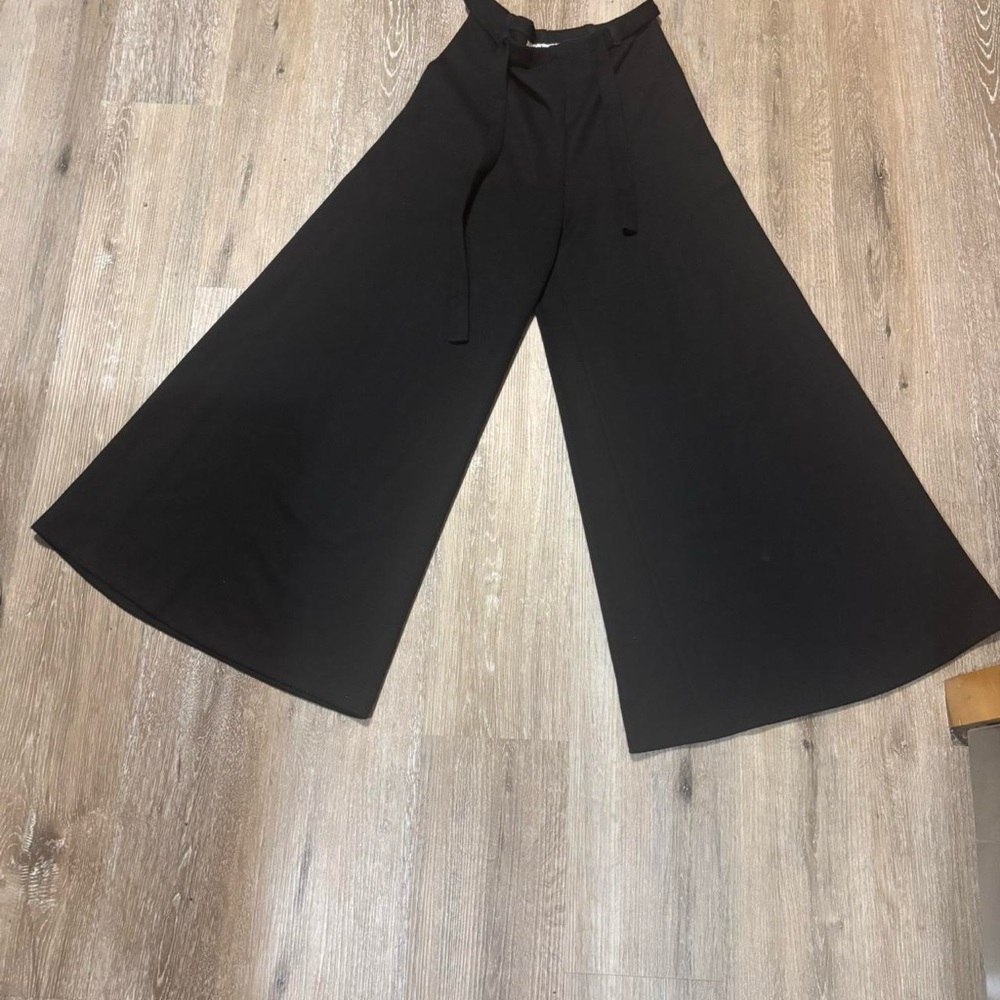 Wide-Leg Black Pants